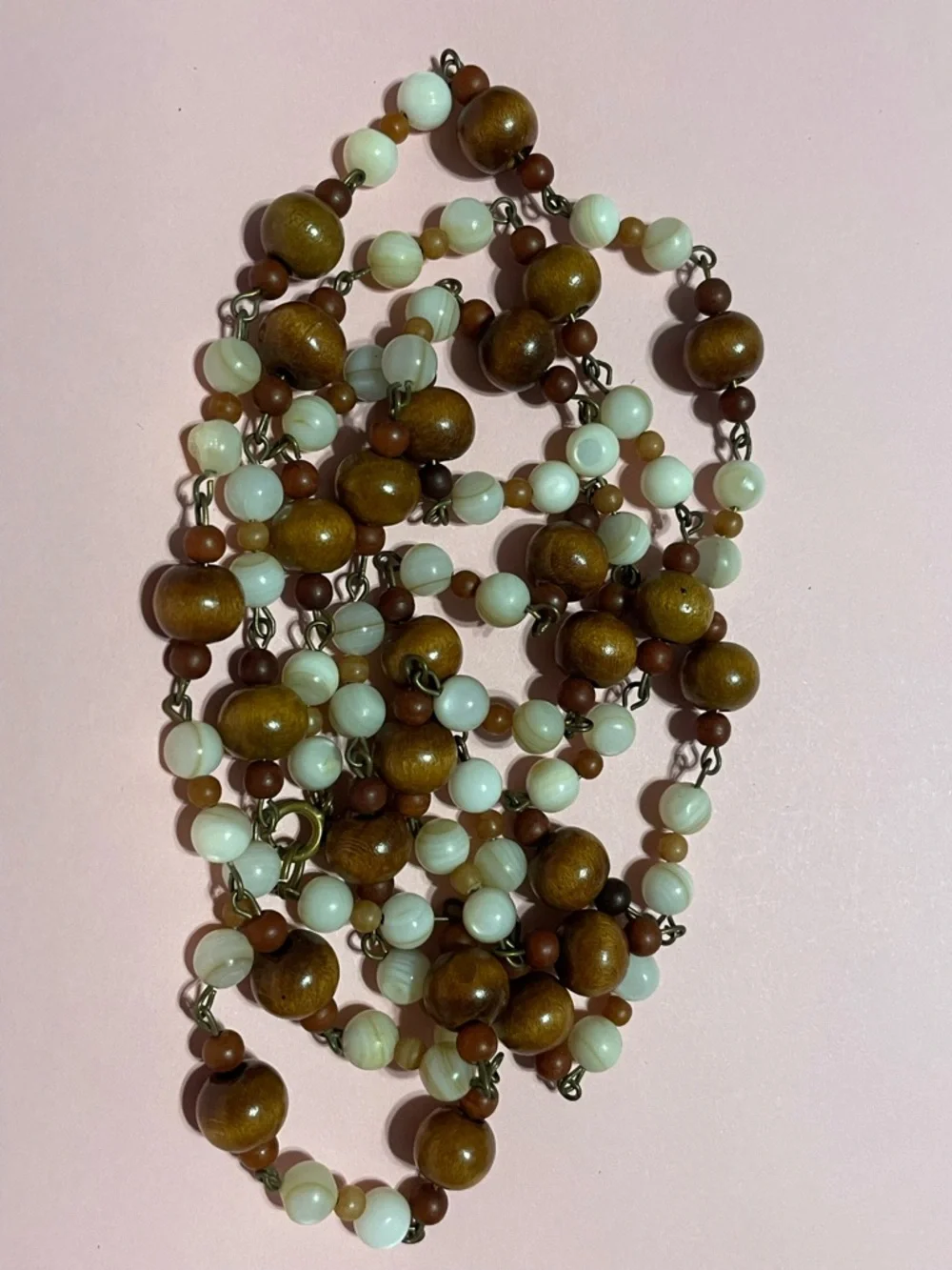 Vintage Mother of Pearl Wood Bead Necklace #9416 💎
